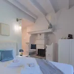 Larionest Modern In The Center 5 Min From The Station 3*