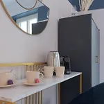 Апарт-отель Larionest Modern In The Center 5 Min From The Station 3*