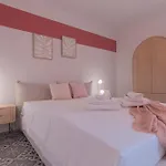 Larionest Modern In The Center 5 Min From The Station Апарт-отель 3*