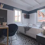 Larionest Modern In The Center 5 Min From The Station 3*