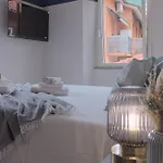 Апарт-отель Larionest Modern In The Center 5 Min From The Station Манделло-дель-Ларио