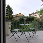 Апарт-отель Larionest Modern In The Center 5 Min From The Station 3*