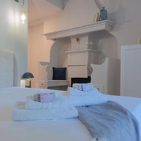 Larionest Modern In The Center 5 Min From The Station Appart hôtel Mandello del Lario