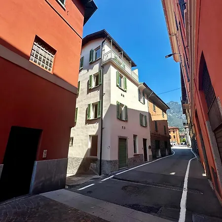 Larionest Modern In The Center 5 Min From The Station Aparthotel 3*