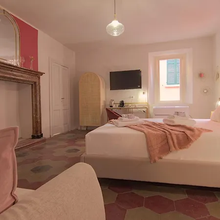 Larionest Modern In The Center 5 Min From The Station Апарт-отель Манделло-дель-Ларио