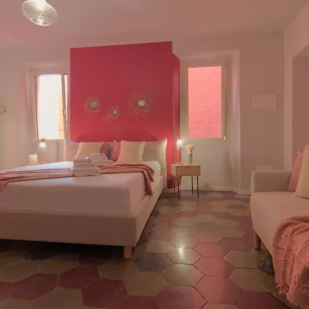 Larionest Modern In The Center 5 Min From The Station Appart hôtel Mandello del Lario