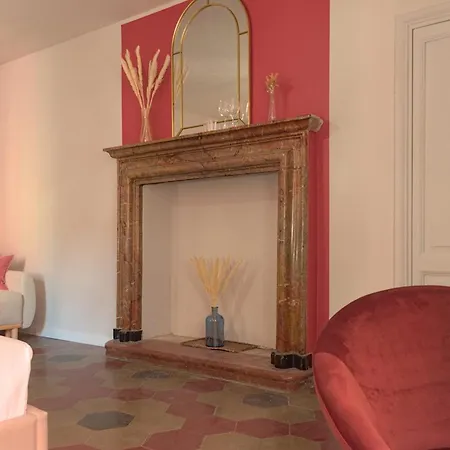 Larionest Modern In The Center 5 Min From The Station Апарт-отель 3*