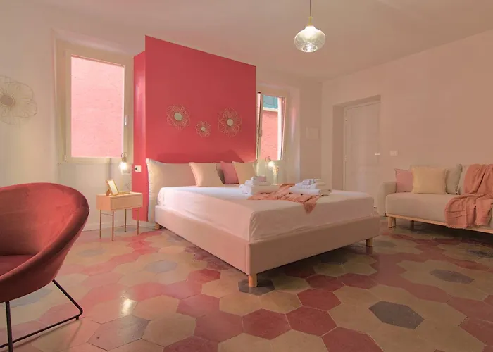 Apart-hotel Larionest Modern In The Center 5 Min From The Station Mandello del Lario