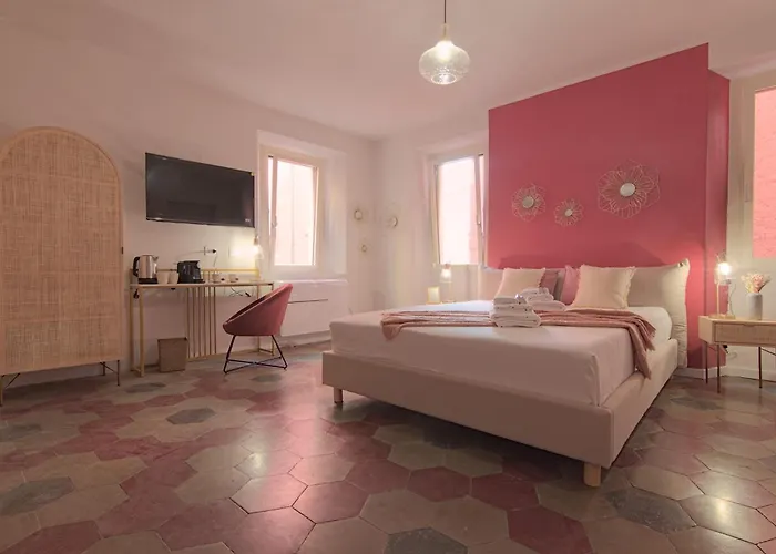 Apart-hotel Larionest Modern In The Center 5 Min From The Station Mandello del Lario