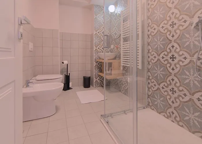 Larionest Modern In The Center 5 Min From The Station 3*