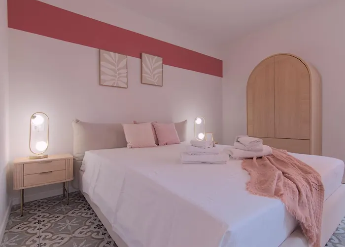 Larionest Modern In The Center 5 Min From The Station Apart-hotel 3*