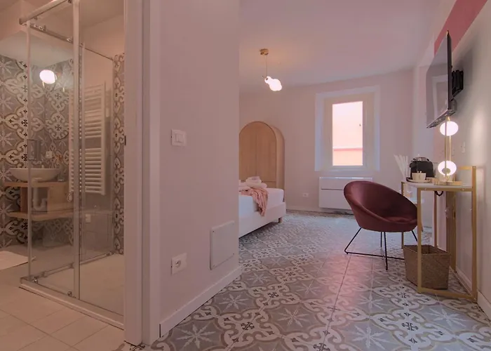 Larionest Modern In The Center 5 Min From The Station Mandello del Lario