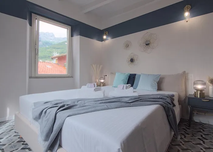 Apart-hotel Larionest Modern In The Center 5 Min From The Station Mandello del Lario