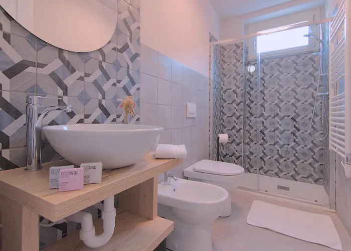 Larionest Modern In The Center 5 Min From The Station 3*