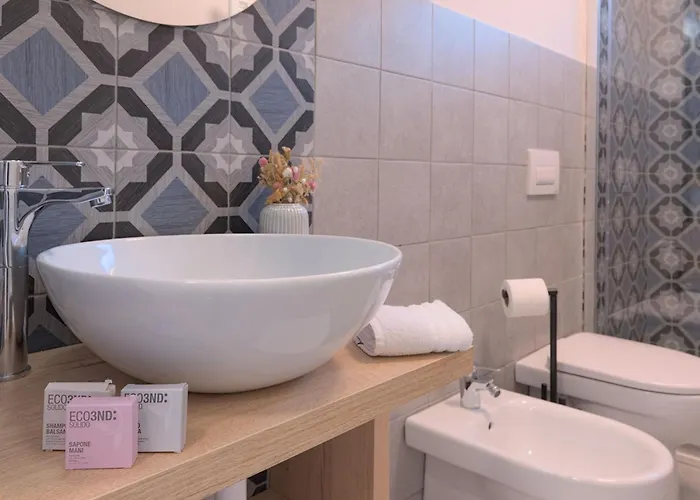 Larionest Modern In The Center 5 Min From The Station 3* Mandello del Lario