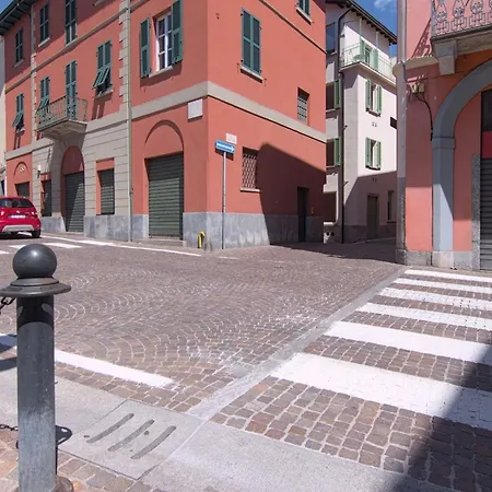 Hotel apartamentowy Larionest Modern In The Center 5 Min From The Station 3*