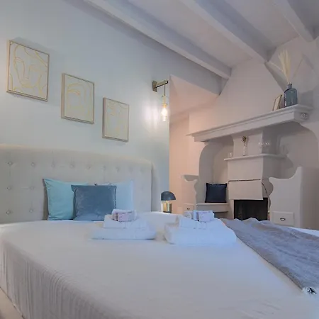 Aparthotel Larionest Modern In The Center 5 Min From The Station Mandello del Lario