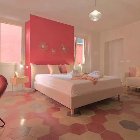 Hotel apartamentowy Larionest Modern In The Center 5 Min From The Station Mandello del Lario